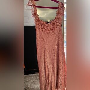 Vonda D’s Elegant Lace Pink dress
